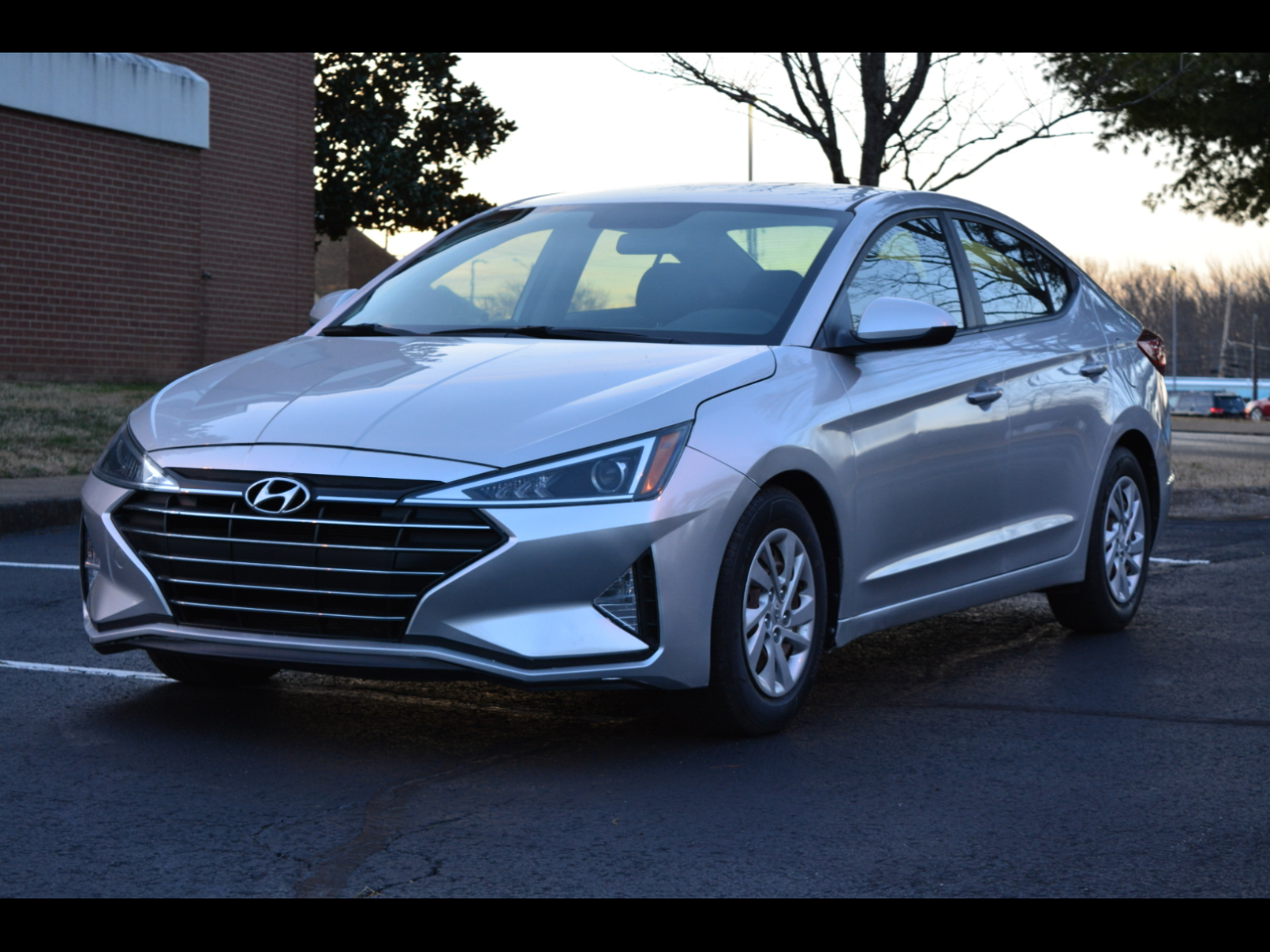 Hyundai Elantra SE 6AT 2019