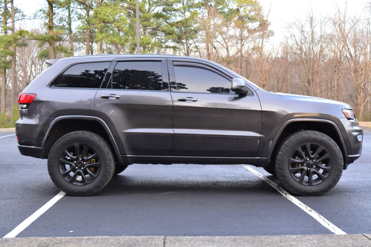 Jeep Grand Cherokee Laredo 4WD 2018