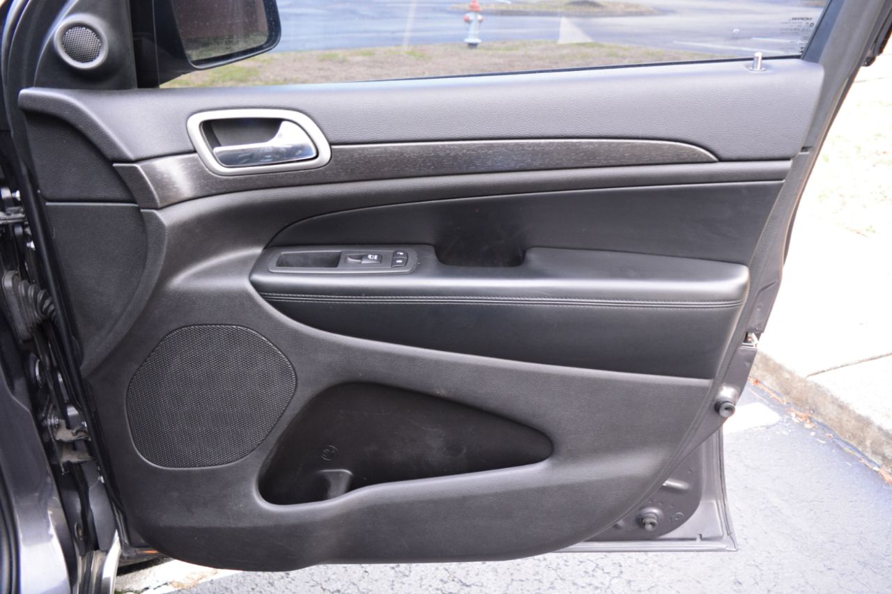 Jeep Grand Cherokee Laredo 4WD 2018