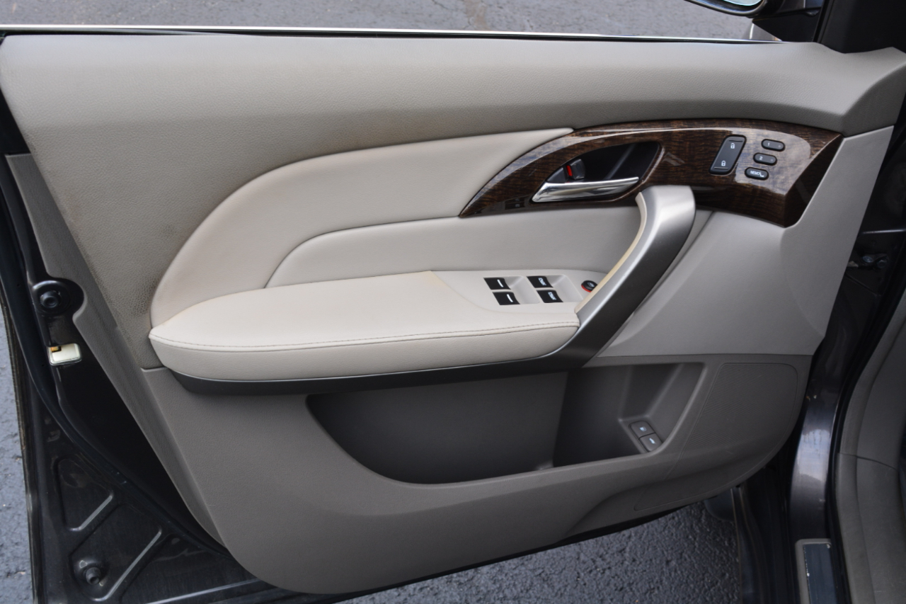 Acura MDX 6-Spd AT w/Tech Package 2011