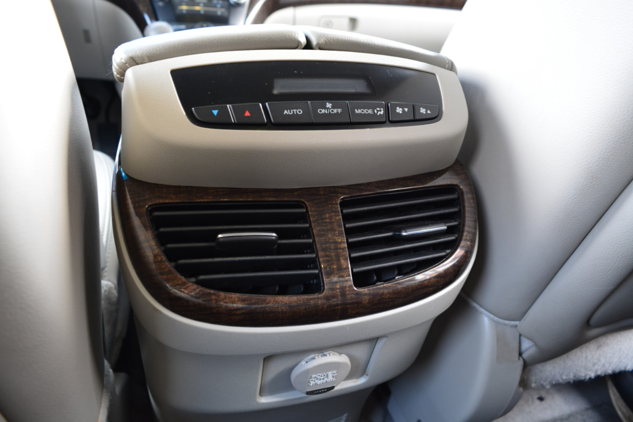 Acura MDX 6-Spd AT w/Tech Package 2011