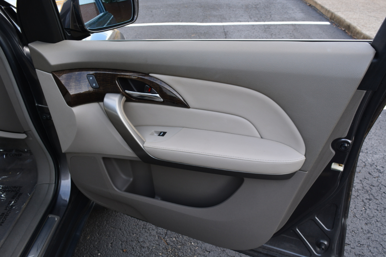 Acura MDX 6-Spd AT w/Tech Package 2011