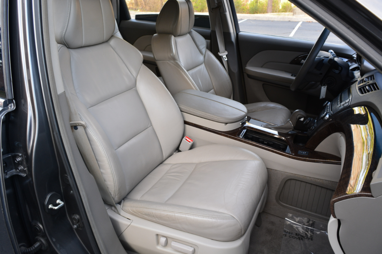 Acura MDX 6-Spd AT w/Tech Package 2011