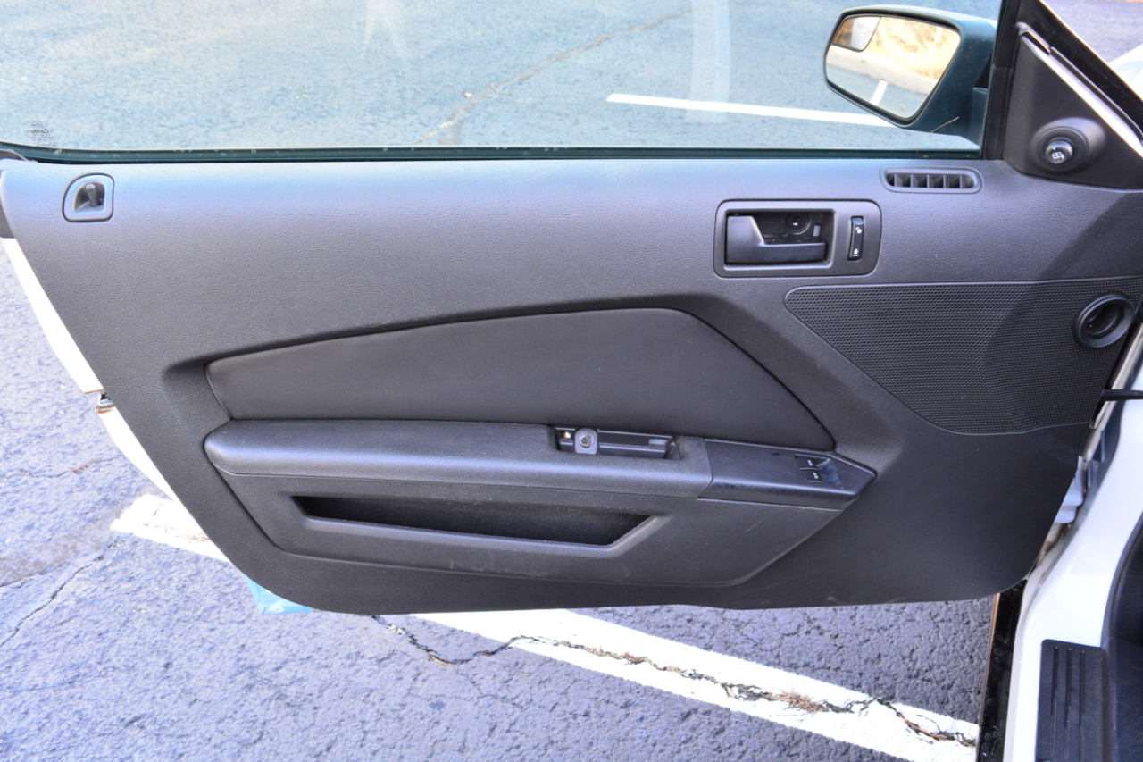 Ford Mustang V6 Coupe 2014