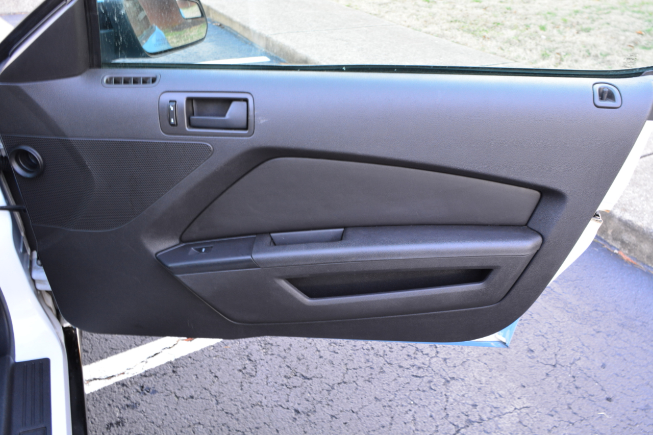 Ford Mustang V6 Coupe 2014