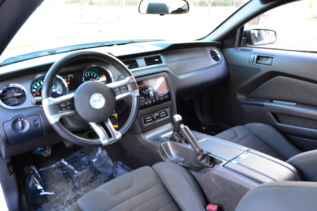 Ford Mustang V6 Coupe 2014