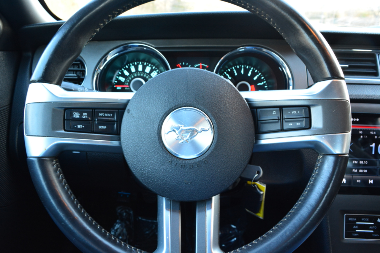 Ford Mustang V6 Coupe 2014