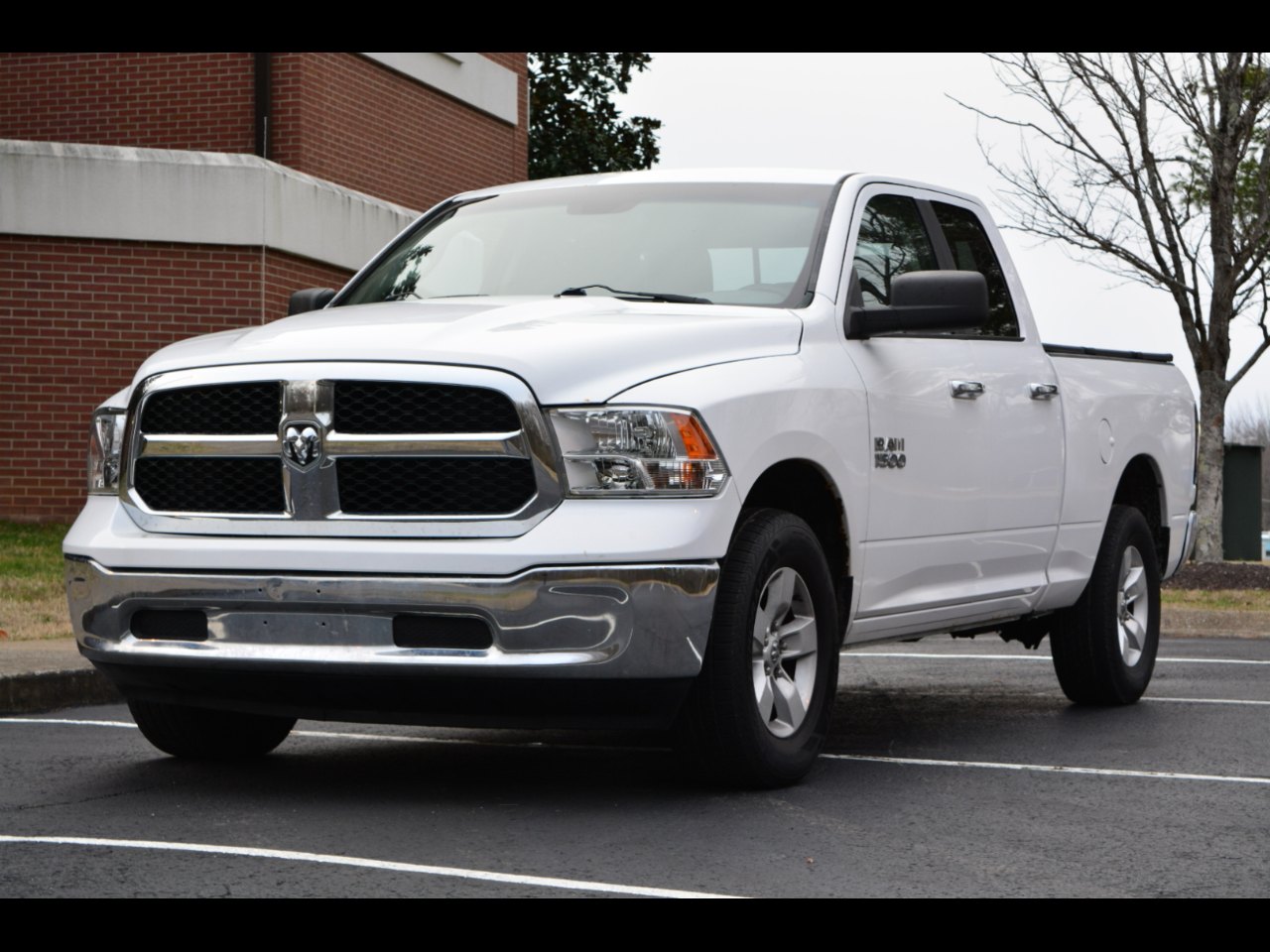 RAM 1500 SLT Quad Cab 4WD 2015