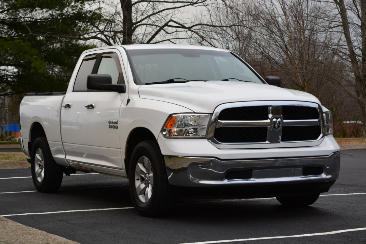RAM 1500 SLT Quad Cab 4WD 2015