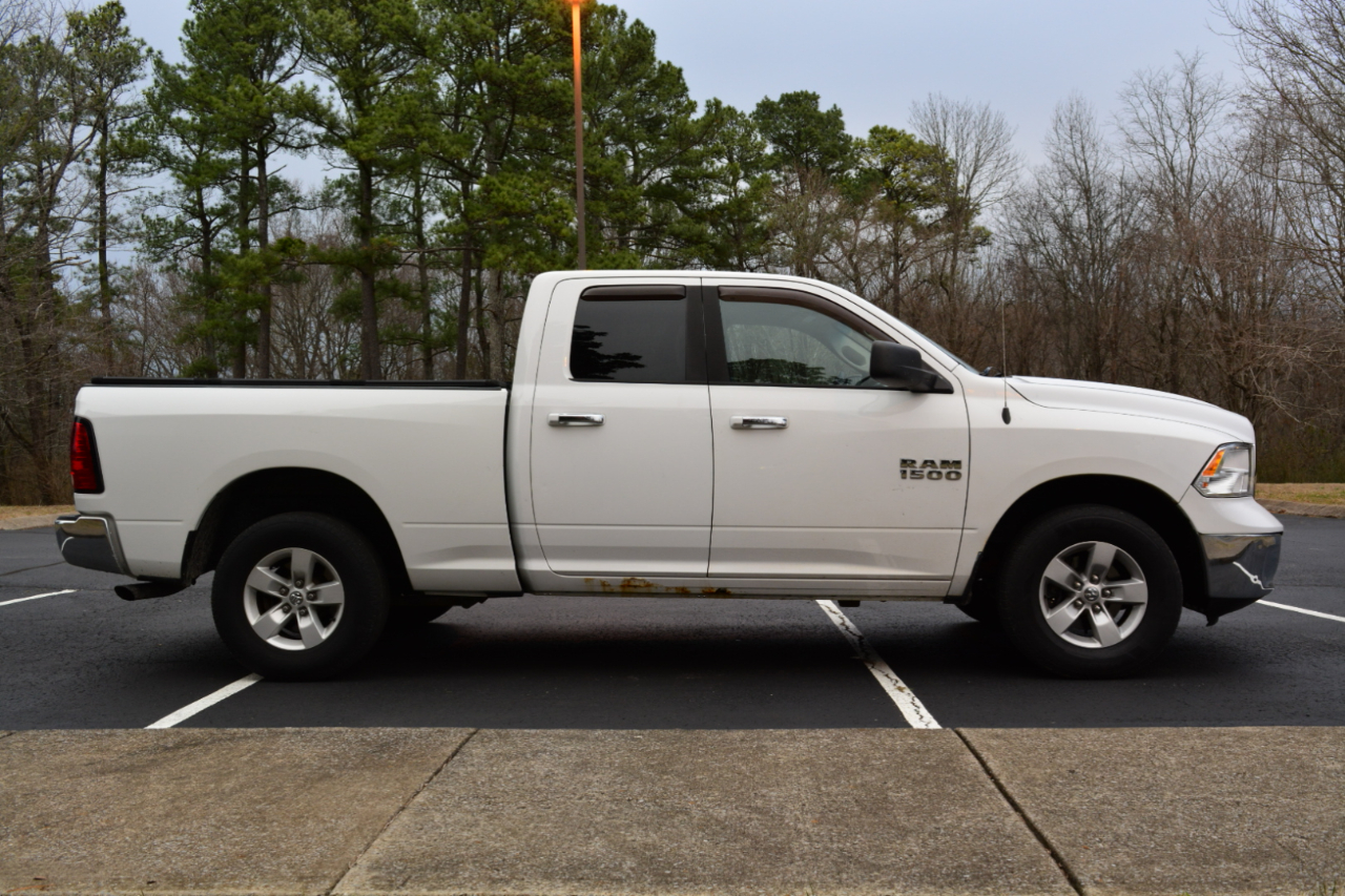 RAM 1500 SLT Quad Cab 4WD 2015