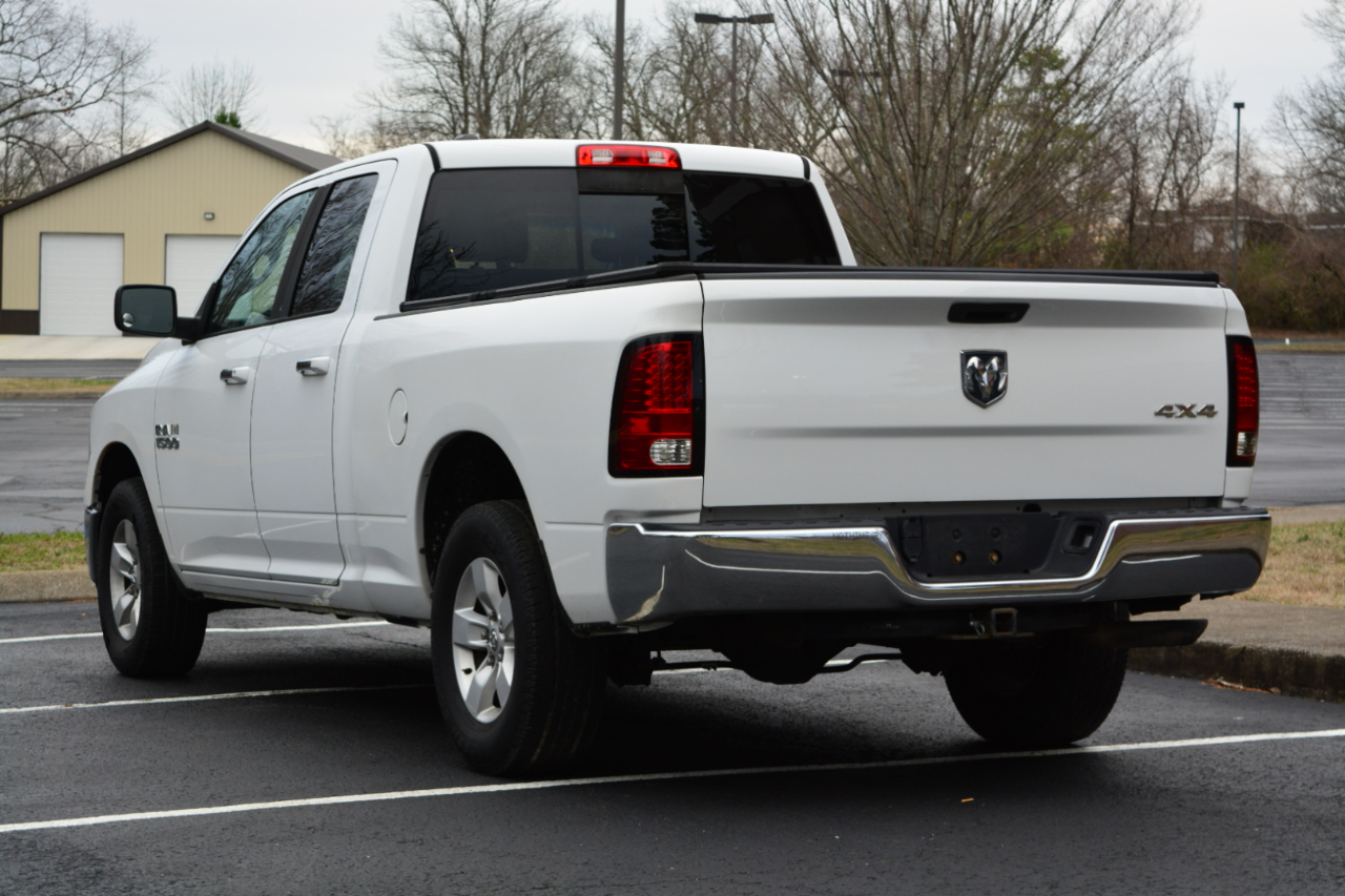 RAM 1500 SLT Quad Cab 4WD 2015
