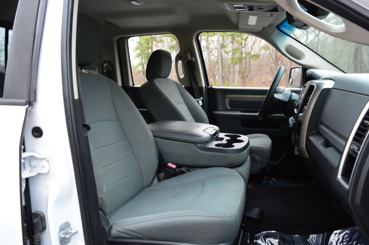 RAM 1500 SLT Quad Cab 4WD 2015