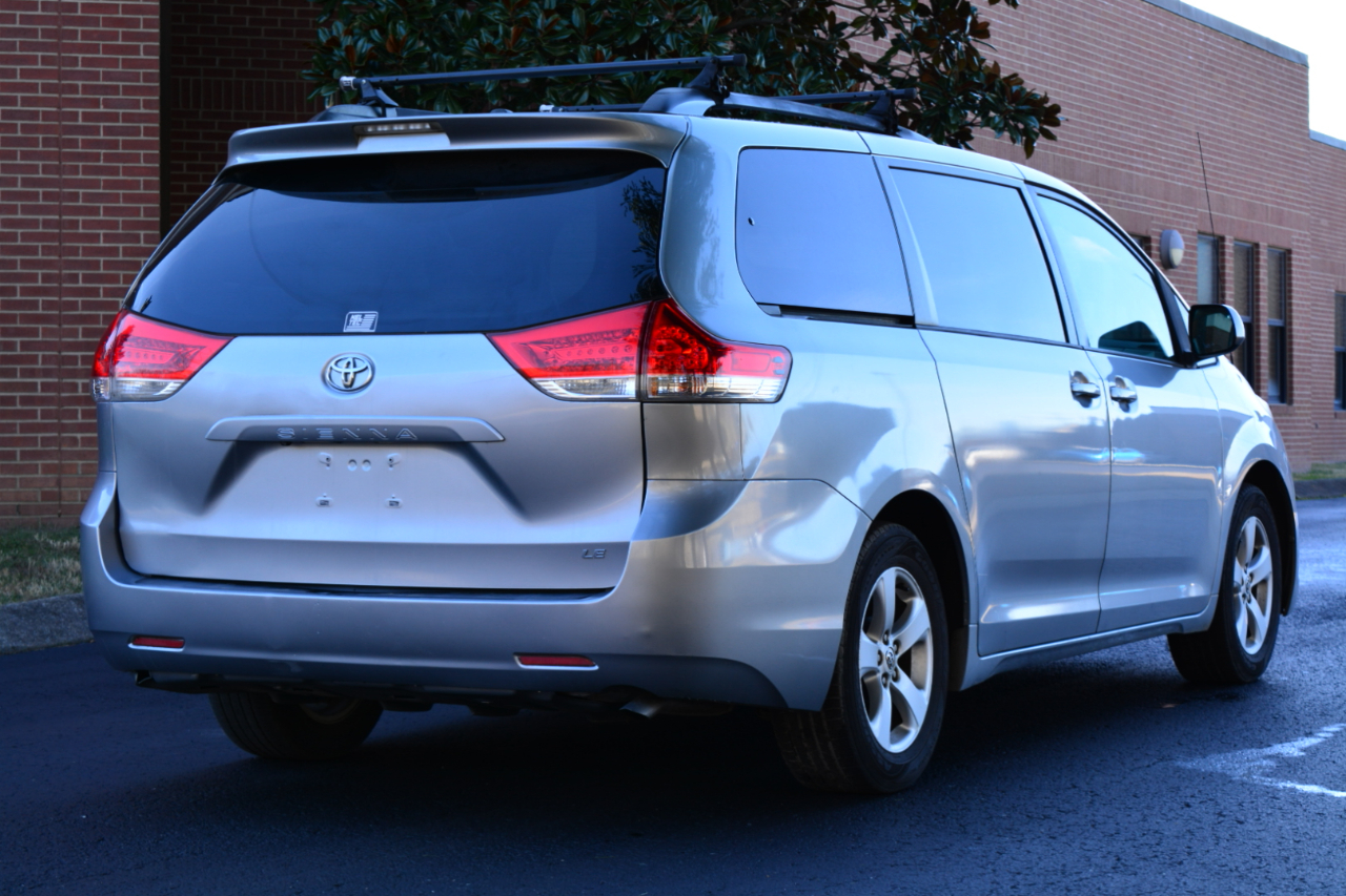 Toyota Sienna LE FWD 8-Passenger V6 2013