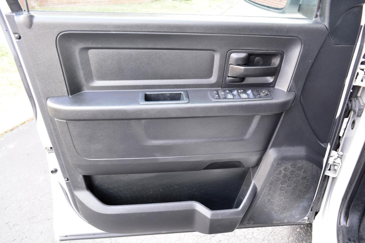 RAM 1500 Tradesman Quad Cab 4WD 2017