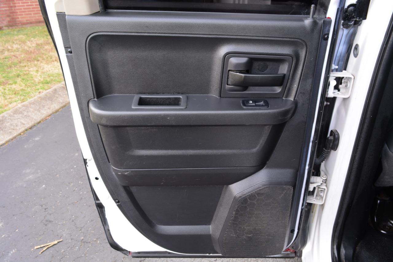 RAM 1500 Tradesman Quad Cab 4WD 2017