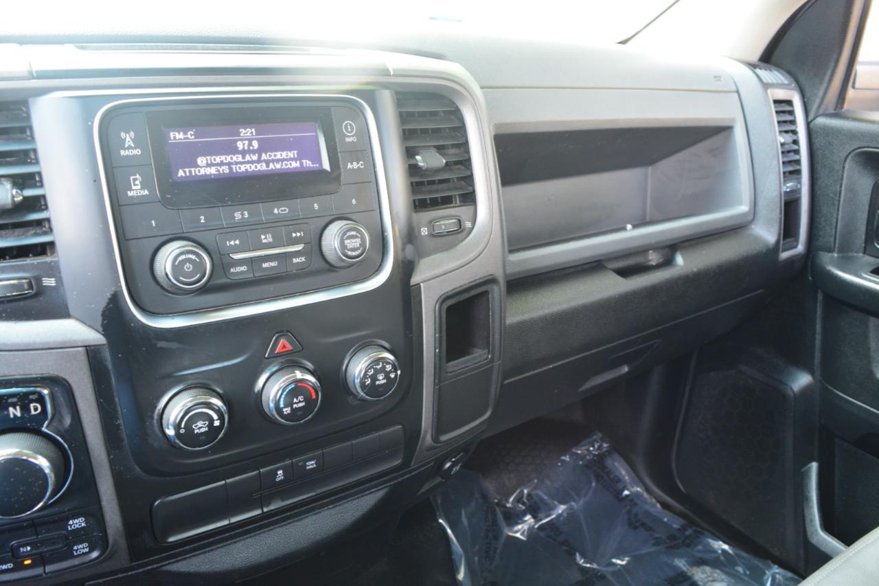 RAM 1500 Tradesman Quad Cab 4WD 2017