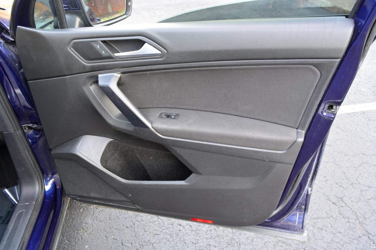 Volkswagen Tiguan S 2021