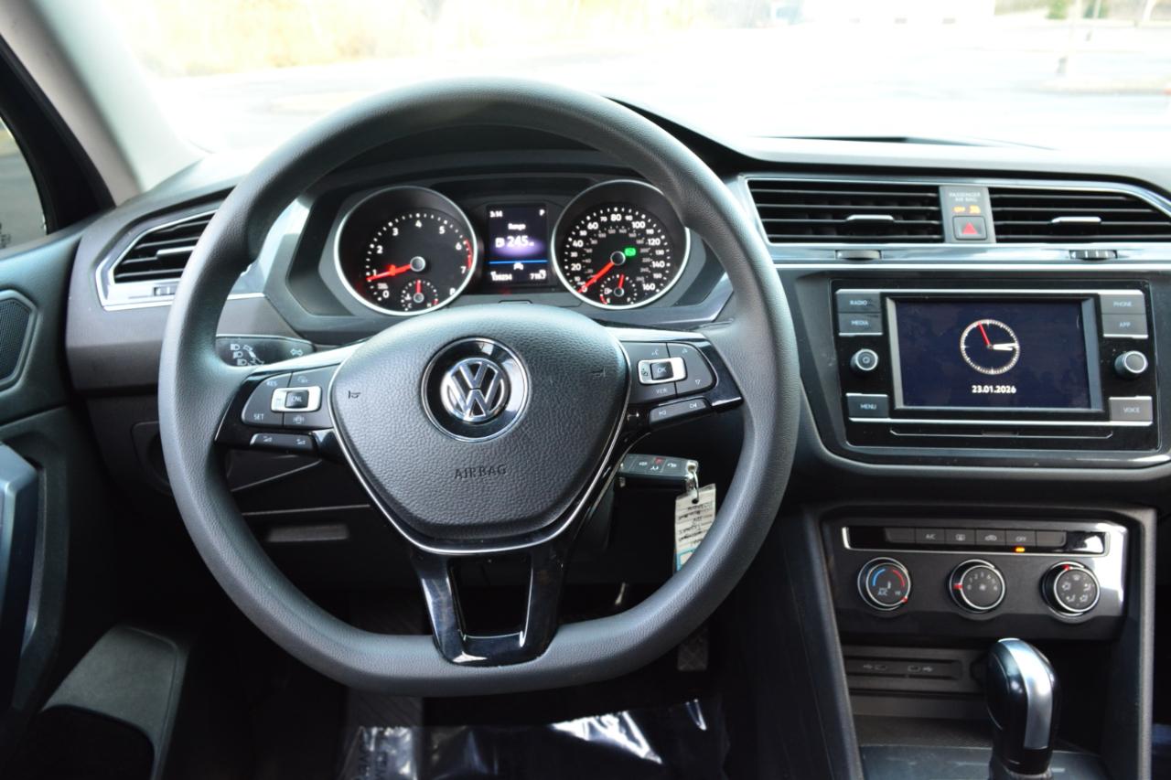 Volkswagen Tiguan S 2021