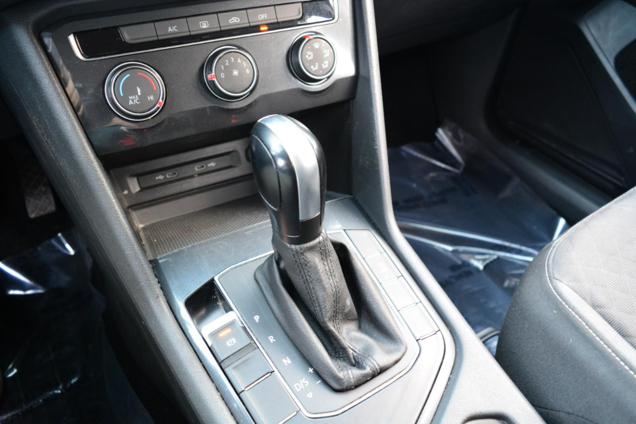 Volkswagen Tiguan S 2021