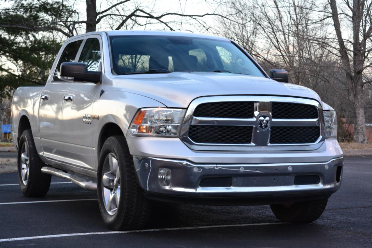 RAM 1500 SLT Crew Cab SWB 4WD 2016