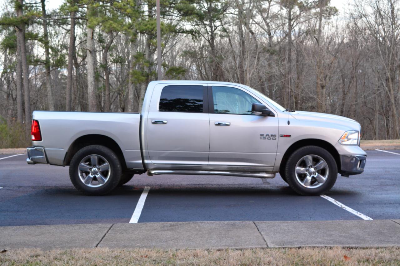 RAM 1500 SLT Crew Cab SWB 4WD 2016