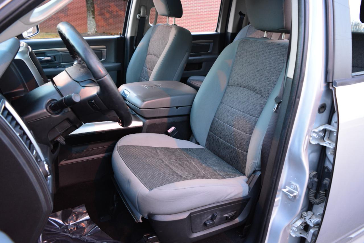 RAM 1500 SLT Crew Cab SWB 4WD 2016