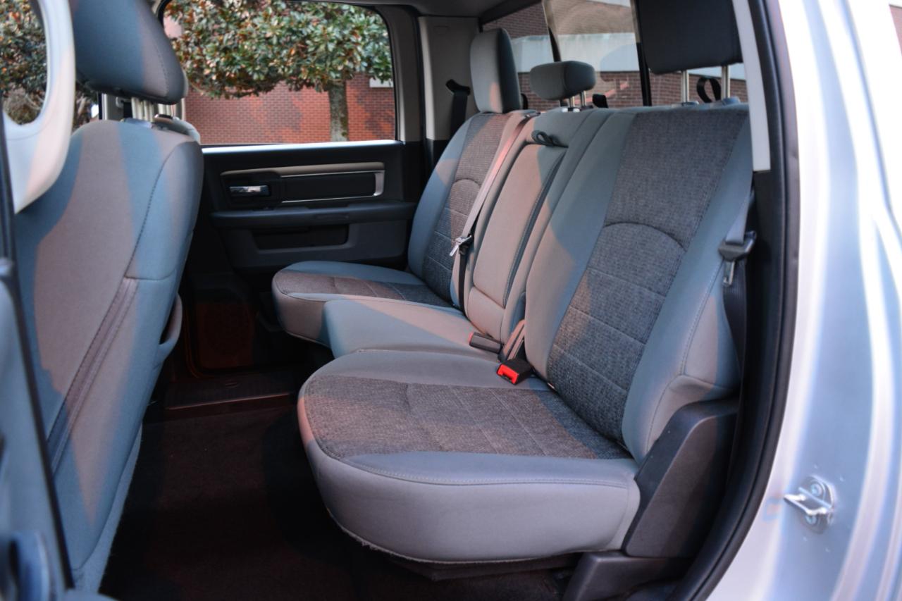 RAM 1500 SLT Crew Cab SWB 4WD 2016