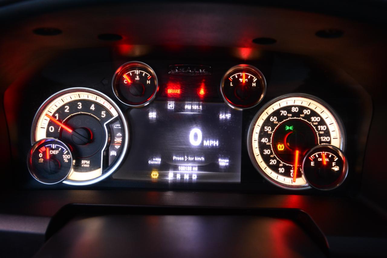 RAM 1500 SLT Crew Cab SWB 4WD 2016