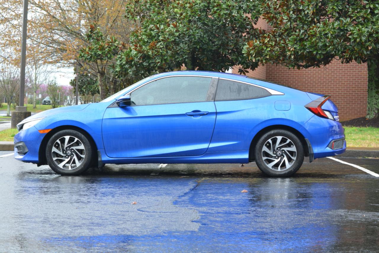 Honda Civic LX Coupe 6-Spd MT 2017