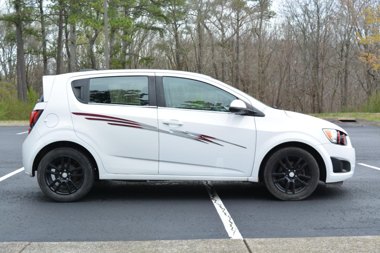 Chevrolet Sonic LT Manual 5-Door 2016