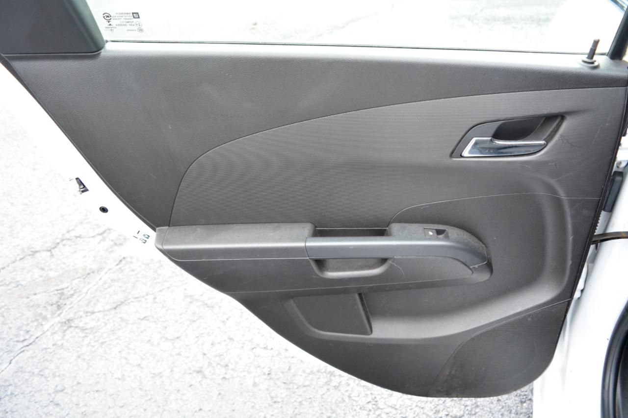 Chevrolet Sonic LT Manual 5-Door 2016