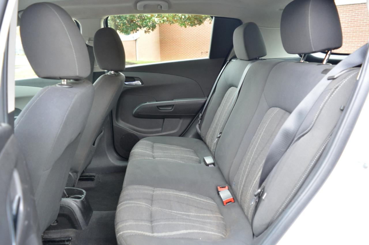 Chevrolet Sonic LT Manual 5-Door 2016