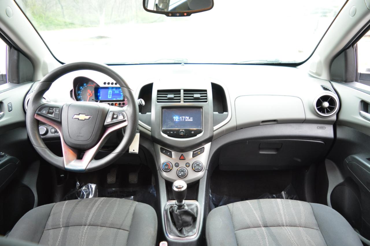 Chevrolet Sonic LT Manual 5-Door 2016