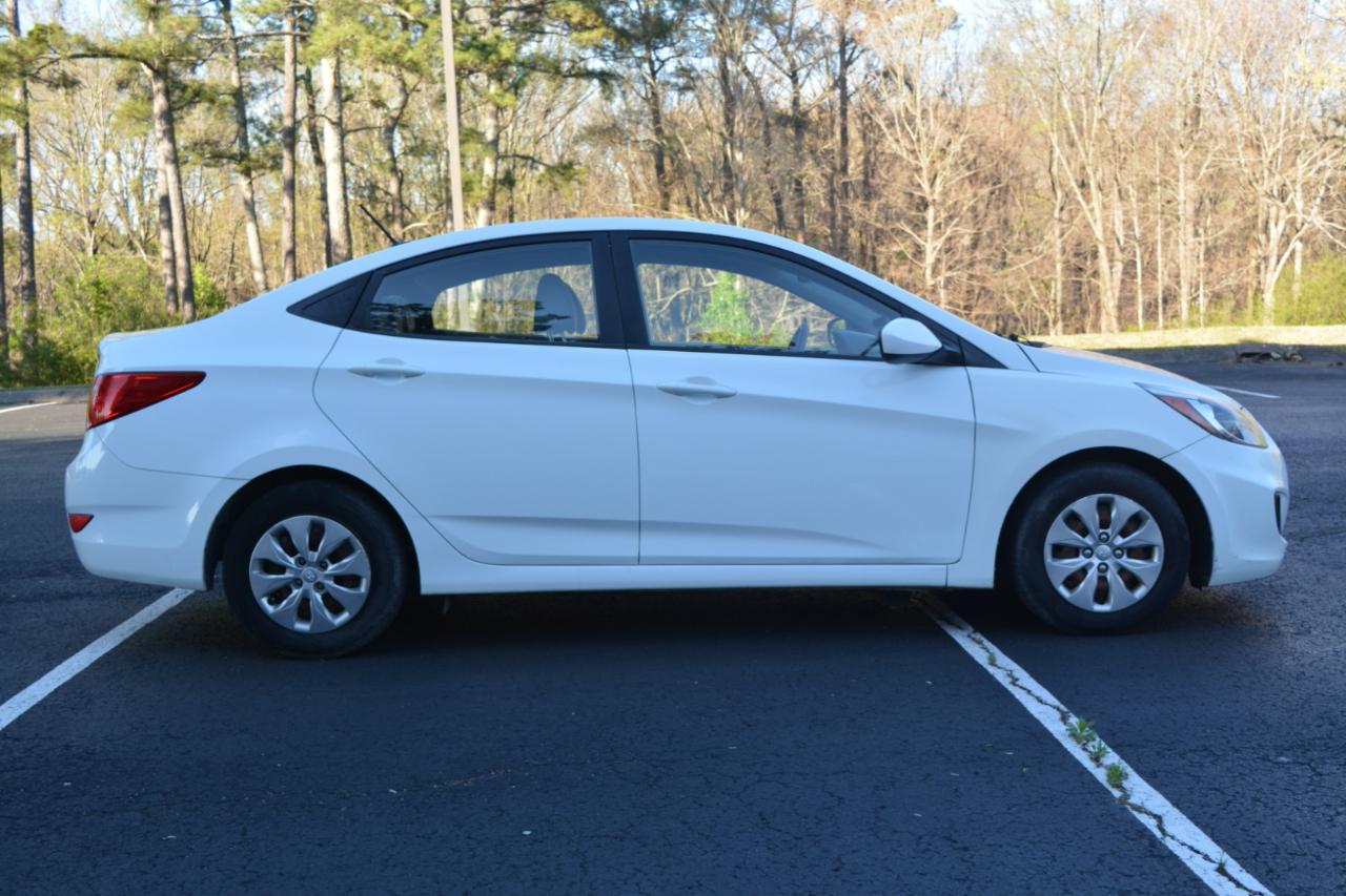 Hyundai Accent GLS 4-Door 6A 2015