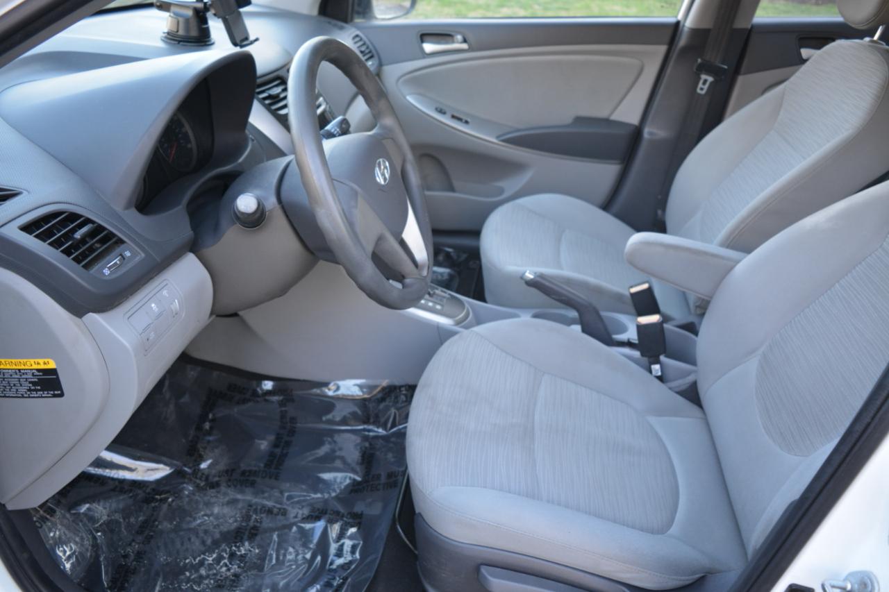 Hyundai Accent GLS 4-Door 6A 2015