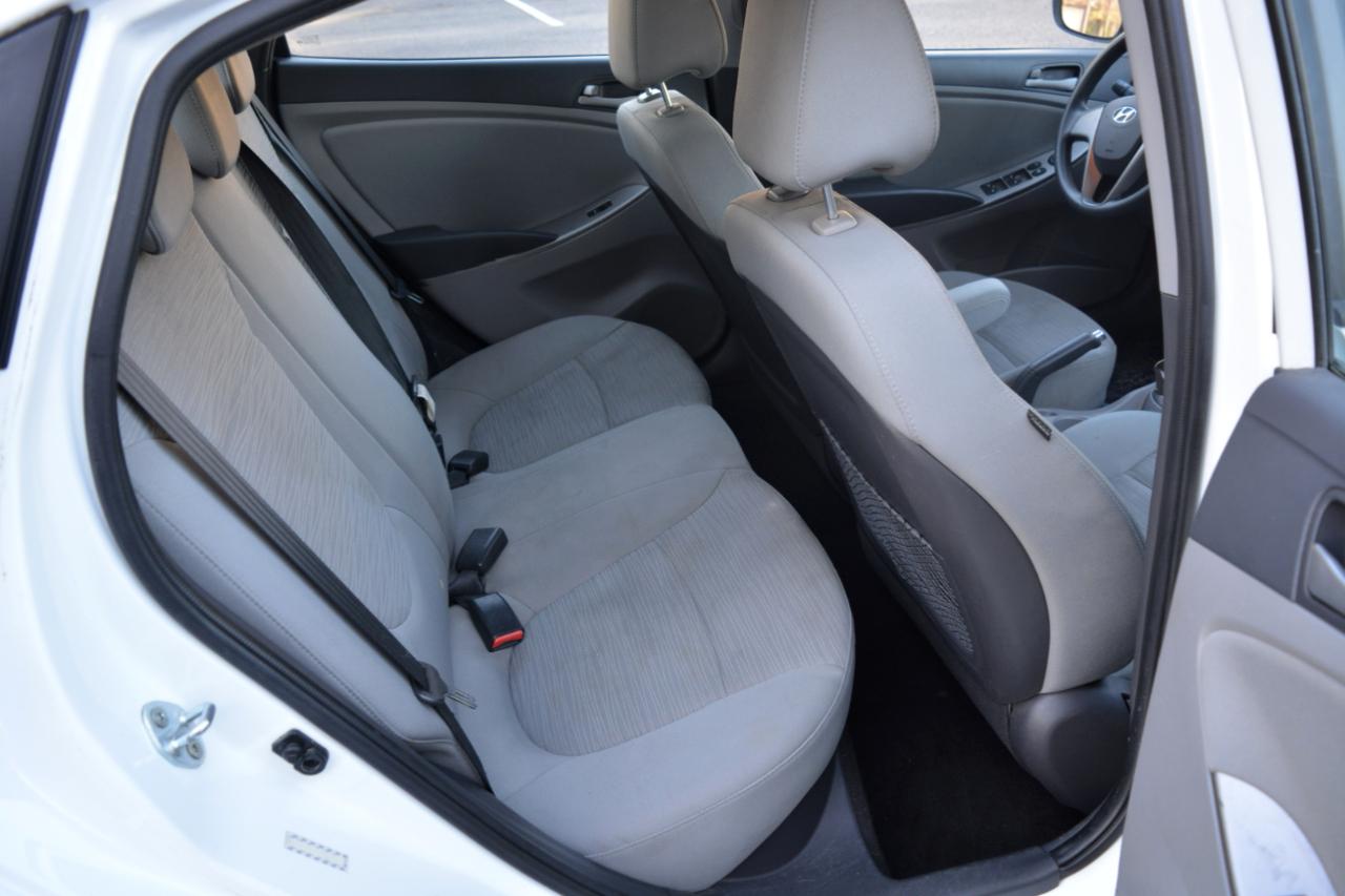 Hyundai Accent GLS 4-Door 6A 2015