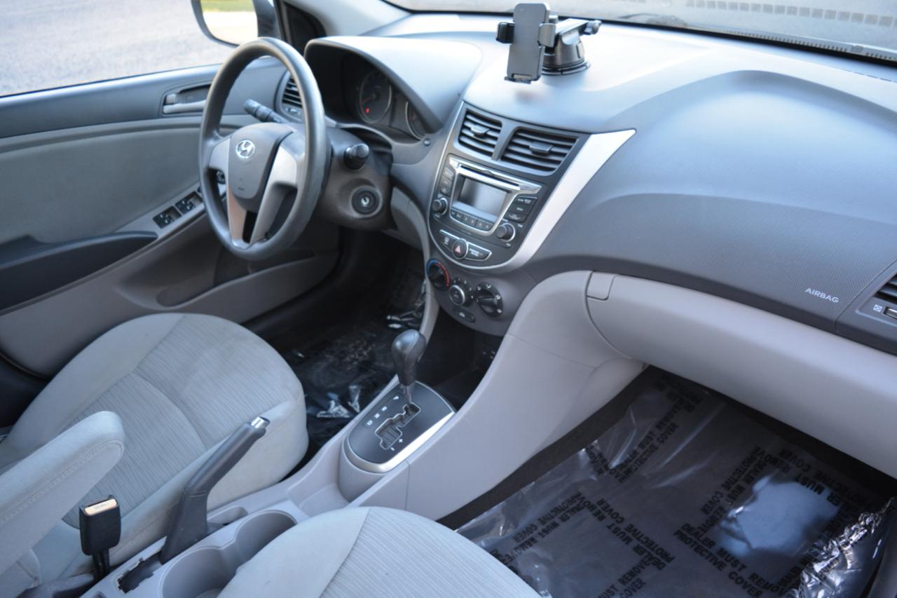 Hyundai Accent GLS 4-Door 6A 2015