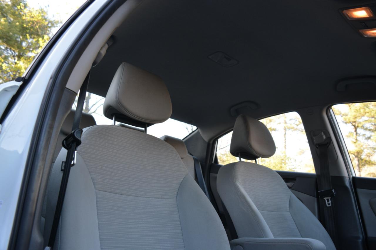 Hyundai Accent GLS 4-Door 6A 2015