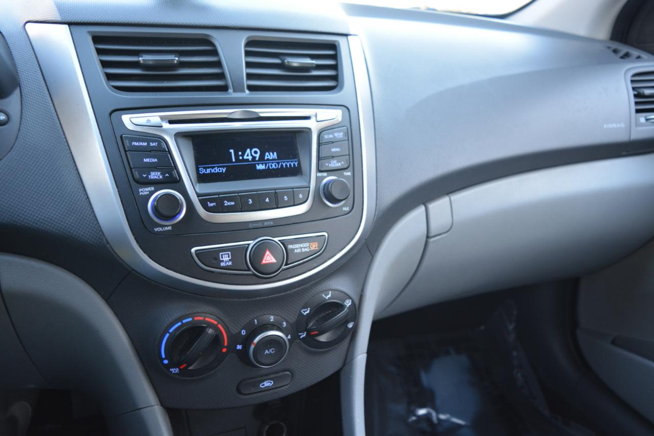 Hyundai Accent GLS 4-Door 6A 2015