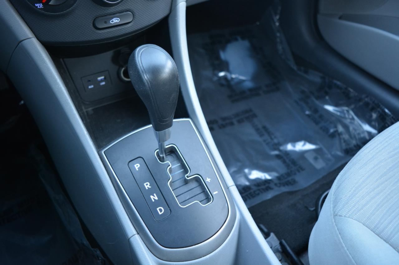 Hyundai Accent GLS 4-Door 6A 2015