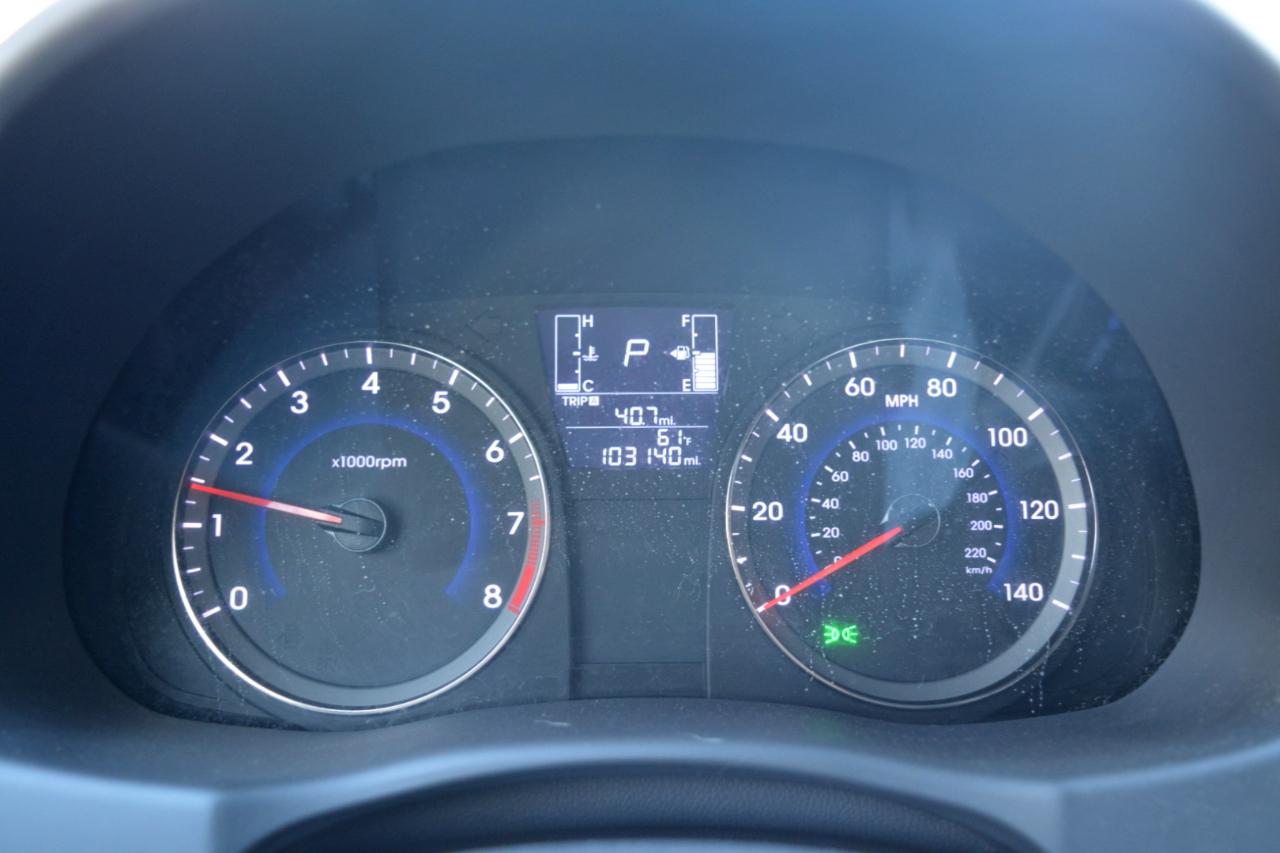 Hyundai Accent GLS 4-Door 6A 2015