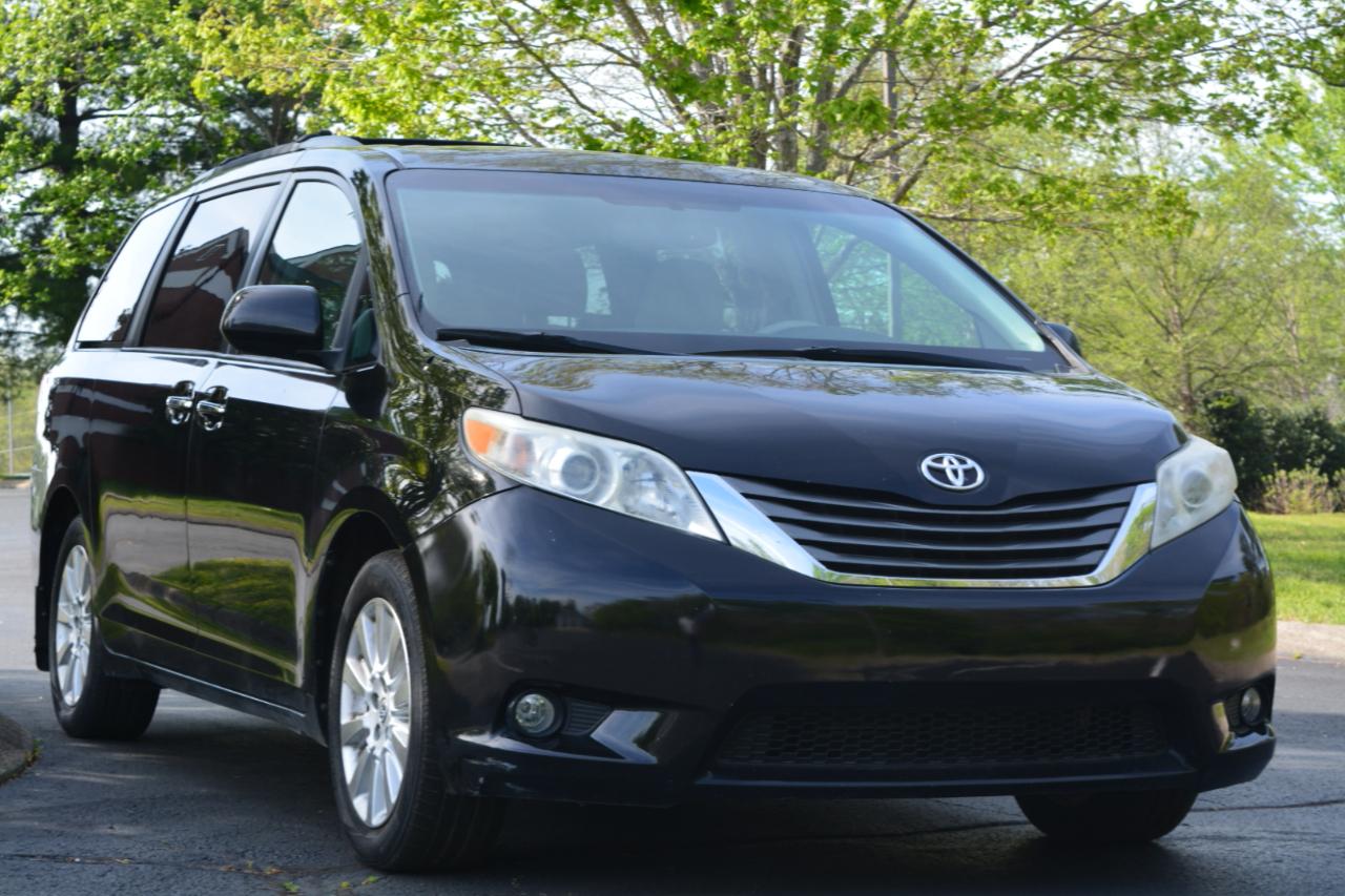 Toyota Sienna Limited AWD 7-Passenger V6 2014