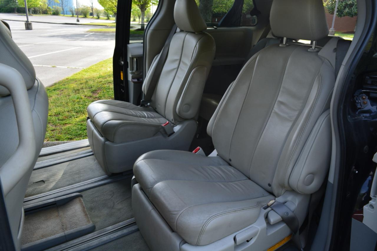 Toyota Sienna Limited AWD 7-Passenger V6 2014