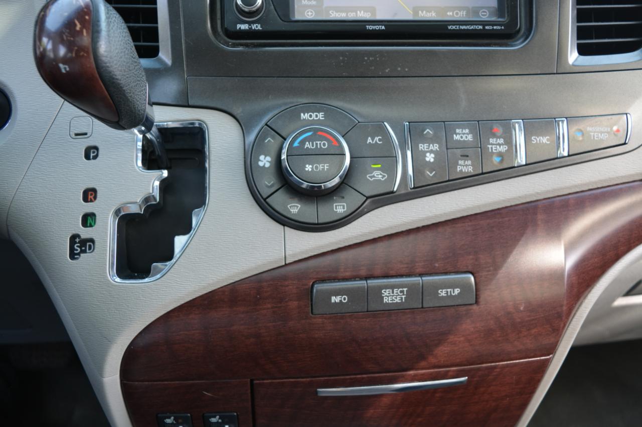 Toyota Sienna Limited AWD 7-Passenger V6 2014