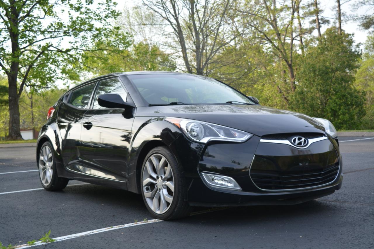 Hyundai Veloster Base 6AT 2015