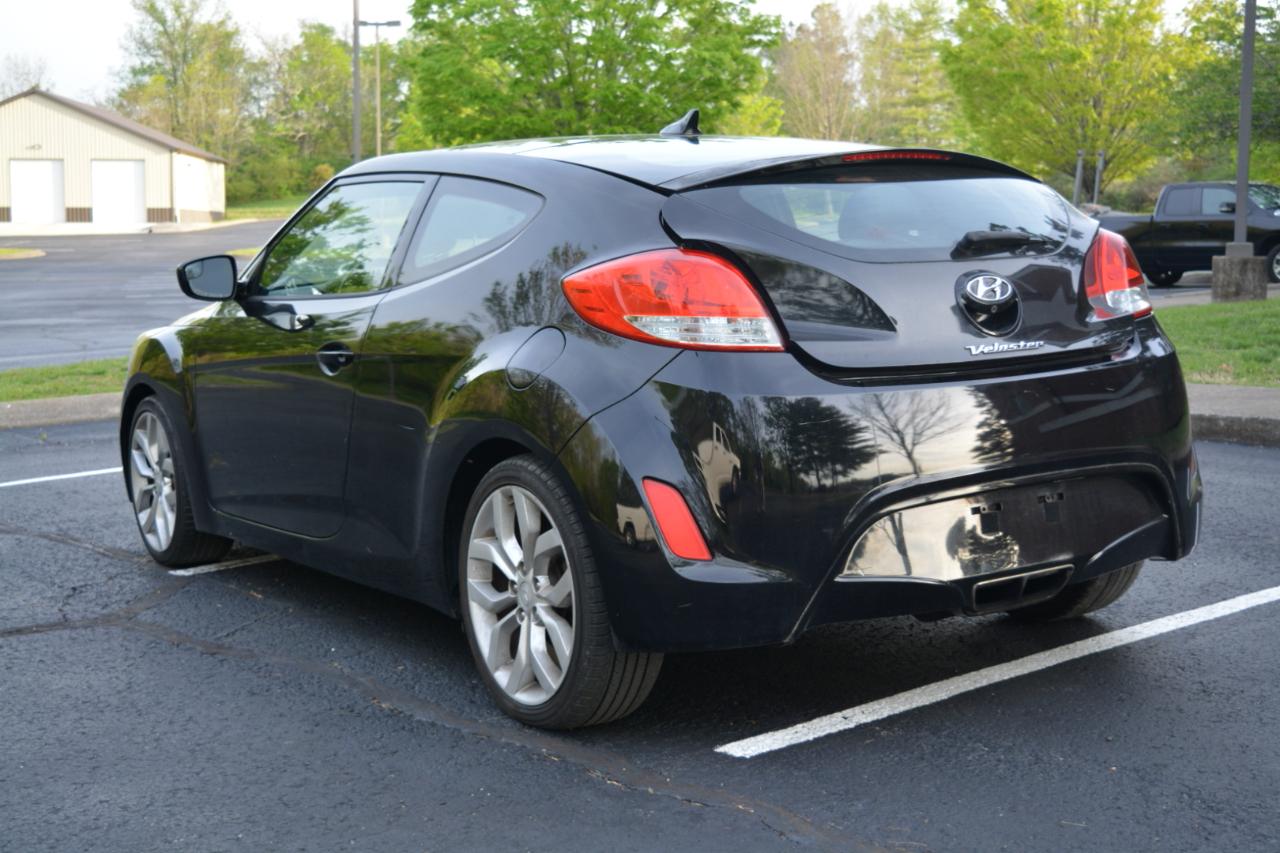 Hyundai Veloster Base 6AT 2015