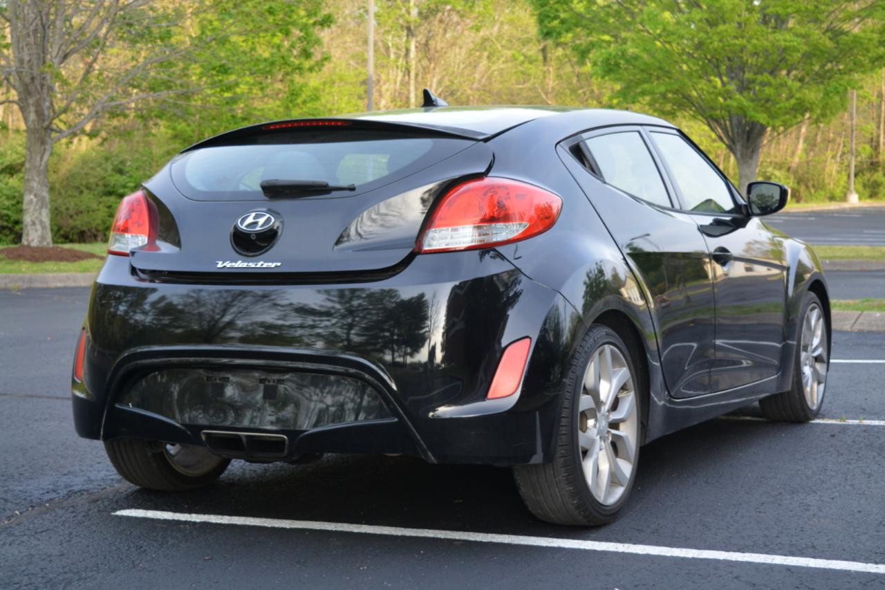 Hyundai Veloster Base 6AT 2015