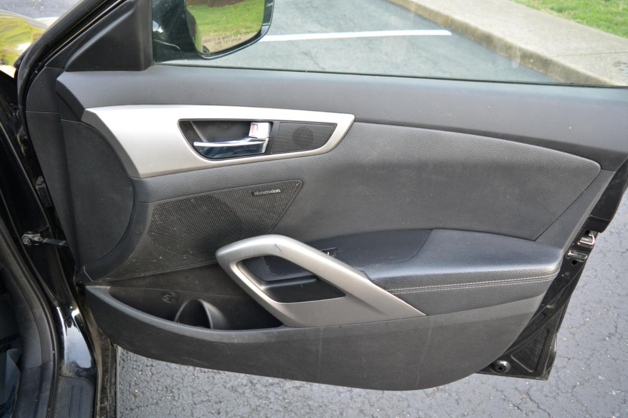 Hyundai Veloster Base 6AT 2015