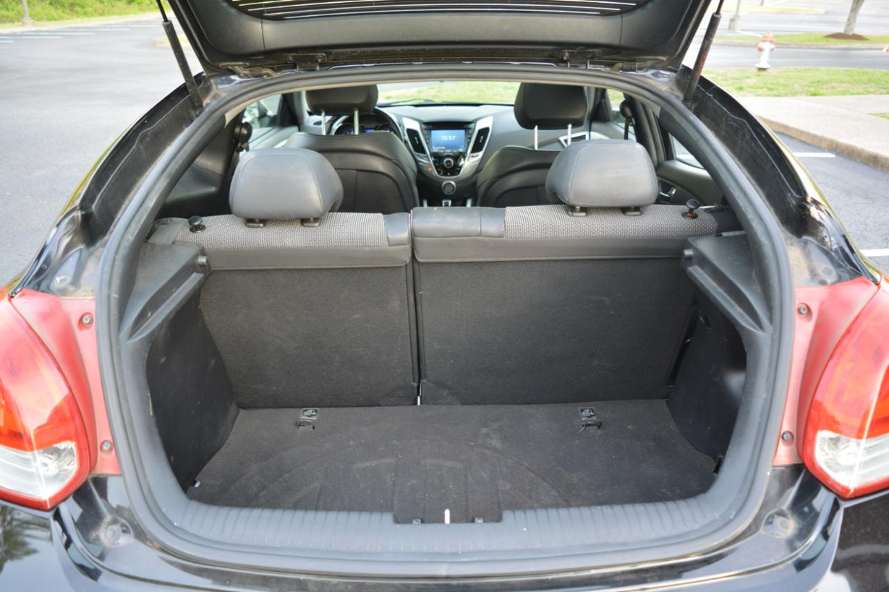 Hyundai Veloster Base 6AT 2015