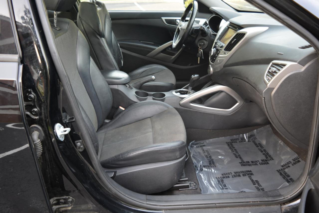 Hyundai Veloster Base 6AT 2015